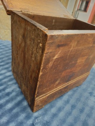Baúl de madera antiguo