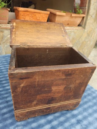 Baúl de madera antiguo