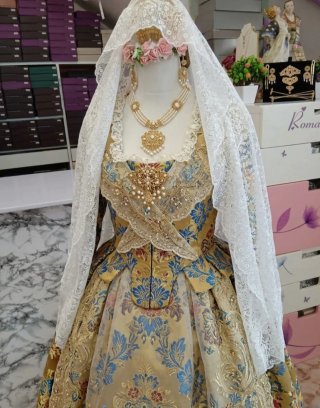 Mantilla fallera media luna a estrenar