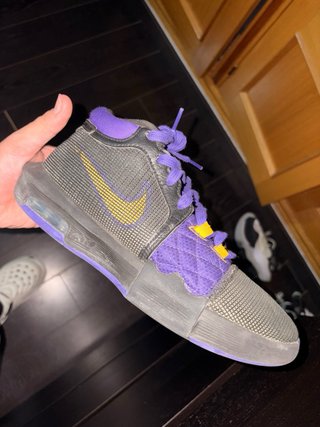 Zapatillas Baloncesto Nike Negro y Morado