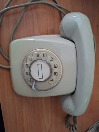 Teléfono de sobremesa antiguo