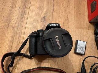 Canon EOS 2000D Kit Obiettivo EF-S 18-55 IS II