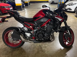 Kawasaki Z900 A2 Naked Roja y Negra