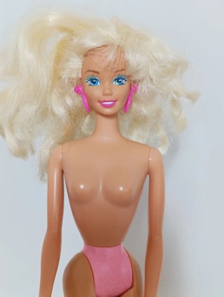 Muñeca Barbie clásica