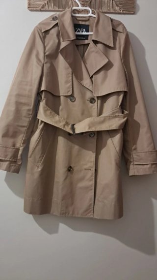 Gabardina Zara Beige Talla M