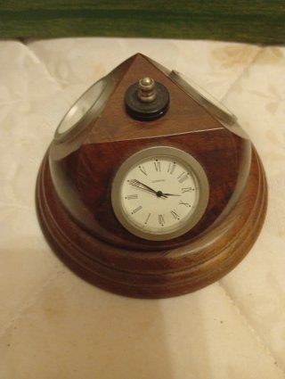 Antigua estación meteorológica de madera