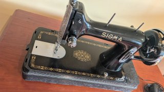 Máquina de coser Sigma antigua