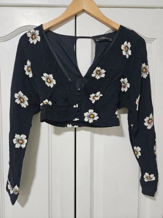 Blusa Crop Top Flores Manga Larga