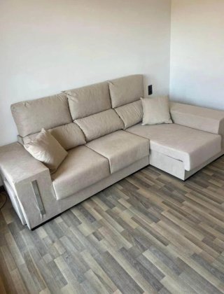 Sofá Chaiselongue Gris con Arcón
