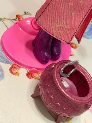 Monster High Rae Lumina Spellbook & Mirror
