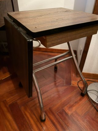 Mesa auxiliar plegable vintage madera y metal