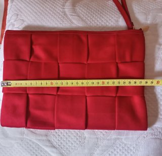 BOLSO ROJO ANTE MUJER