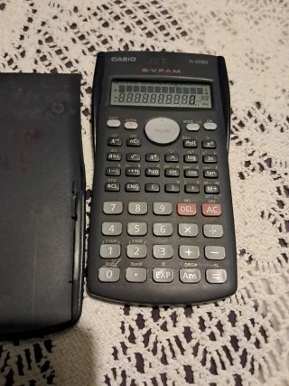 Calculadora Científica Casio fx-82MS