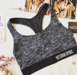 Top Deportivo Victoria's Secret Gris