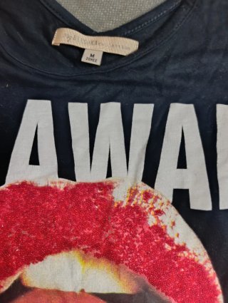 Camiseta Bershka labios I BITE Talla M