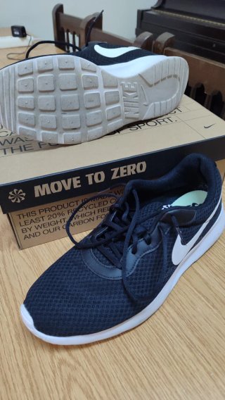 Zapatillas Nike Negras y Blancas