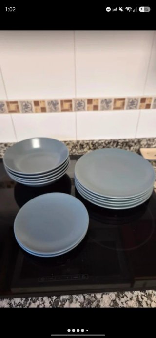 Lote 13 Platos y Cuencos IKEA Grises