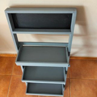 Estantería tipo escalera plegable con pizarra