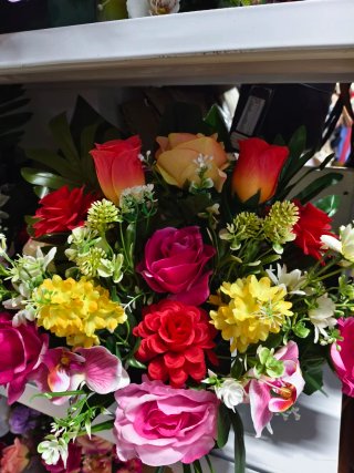 Flores artificiales para cementerio
