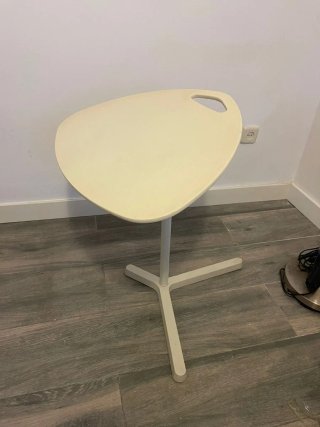 Mesa auxiliar Ikea beige