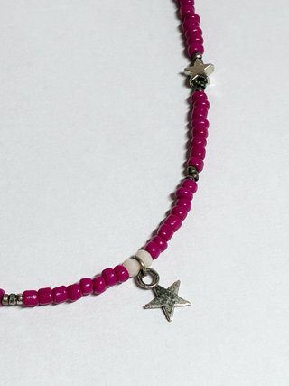Collar hecho a mano con estrellas