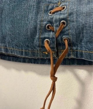 Minigonna in jeans con lacci