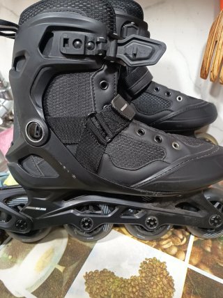 Patines en Línea Negros