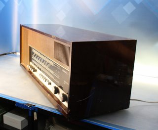 Antigua radio amplificador de válvulas. Kuba Imperial 666. RDA, 1966.