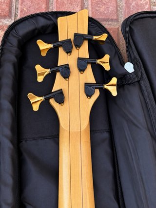 Bajo Merlos 6 cuerdas
