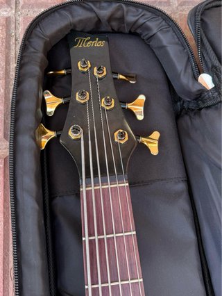 Bajo Merlos 6 cuerdas