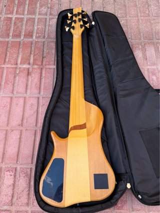 Bajo Merlos 6 cuerdas