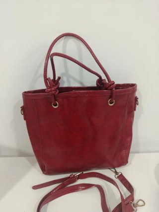 Bolso rojo de piel