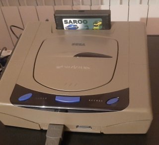 Sega Saturn Japonesa con juego Saroo