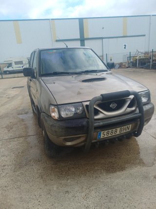 Nissan Terrano II 2000