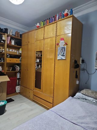 Armario de madera