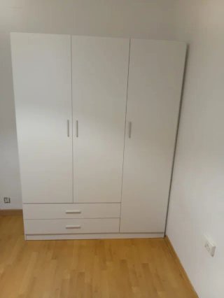 Armadi in legno a 2, 3 e 4 ante