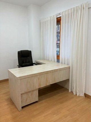 Escritorio de Ikea blanco, regalo cajonera