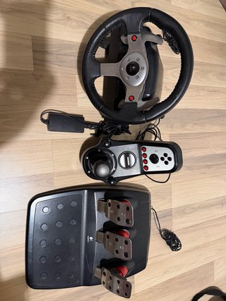 Volante Logitech G25 con Accesorios