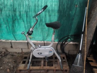 Bicicleta estática BH antigua