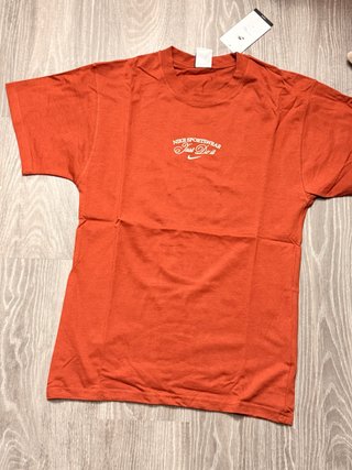 Camiseta Nike Naranja nueva con etiquetas