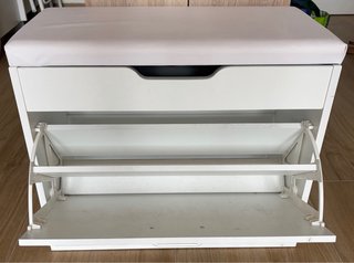 Zapatero blanco con asiento