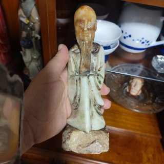 Figura de Monje en Alabastro