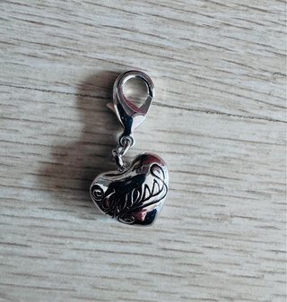 Charm Corazón GUESS de Plata