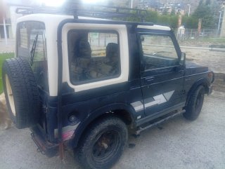 Suzuki Samurai 1990