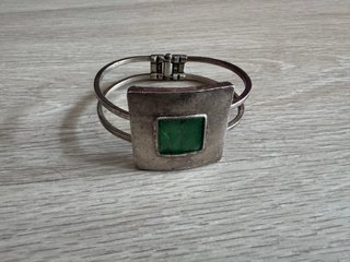 Pulsera de Acero con Detalle Cuadrado