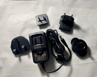 Adaptador Cargador AC/DC 12V con Enchufes Intercam