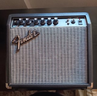 Amplificador Fender Frontman 15G