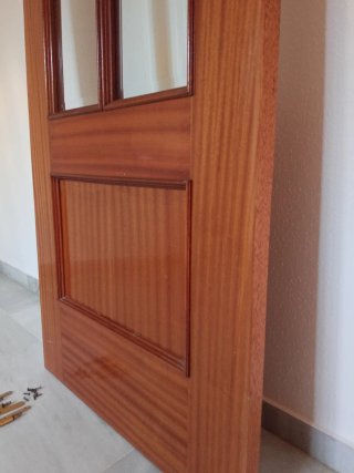 Puerta de Madera con Cristales