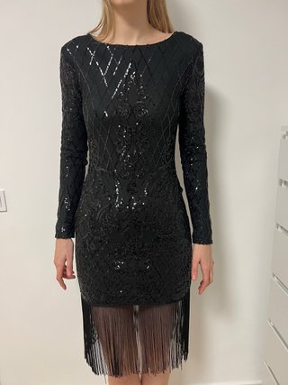 Vestido negro lentejuelas y flecos fiesta