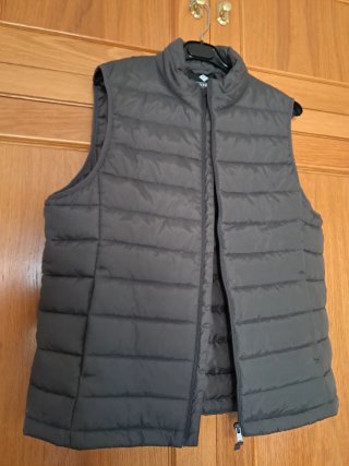 Chaleco acolchado gris hombre